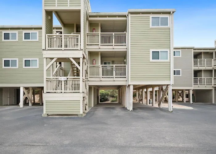 Beach Retreat By Oak Island Accommodations